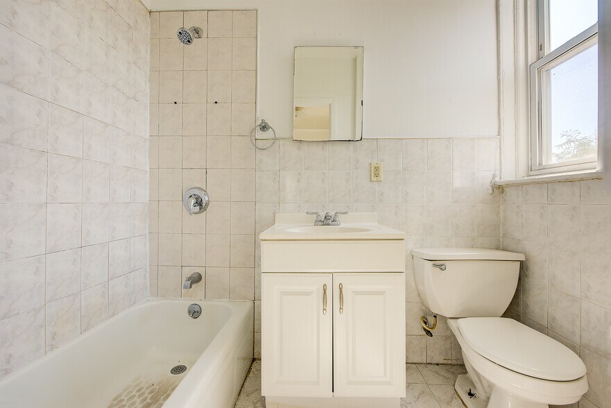 More Photos Of 1701 Gates Ave, Ridgewood Apartments For Sale