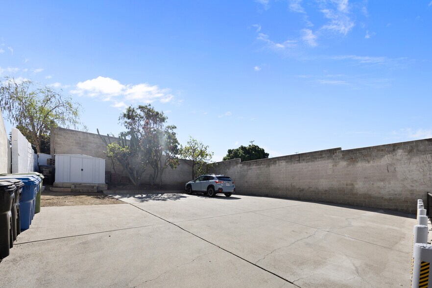 More Photos Of 422 Parkman Ave, Los Angeles Apartments For Sale