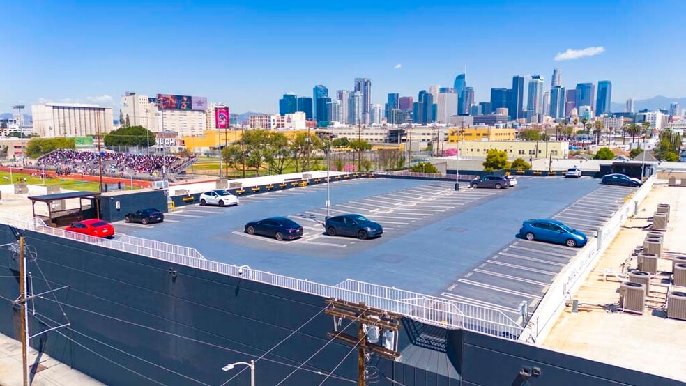 More Photos Of 2250 Maple Ave, Los Angeles Warehouse For Sale