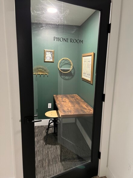 More Photos Of 132 W International Speedway Blvd, Daytona Beach Office For Lease