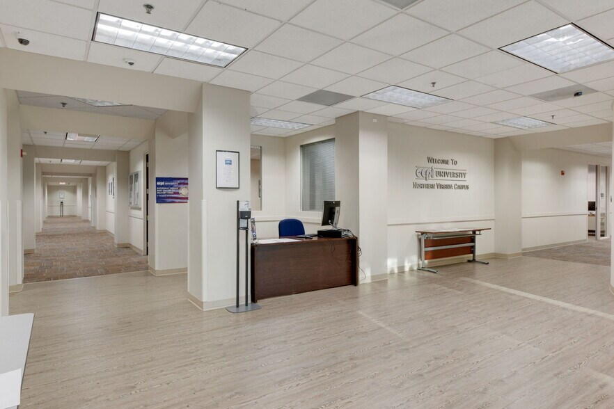 More Photos Of 10021 Balls Ford Rd, Manassas Office For Lease