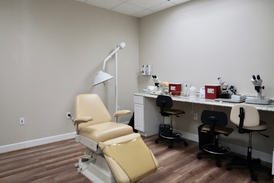More Photos Of 440 Cobia Dr, Katy Medical For Lease