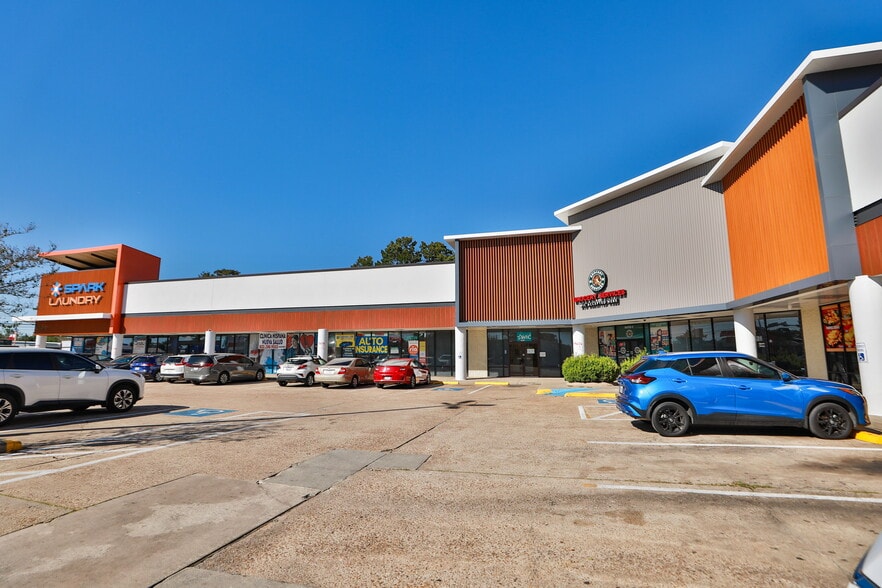 More Photos Of 8532-8540 Hammerly Blvd, Houston Unknown For Lease