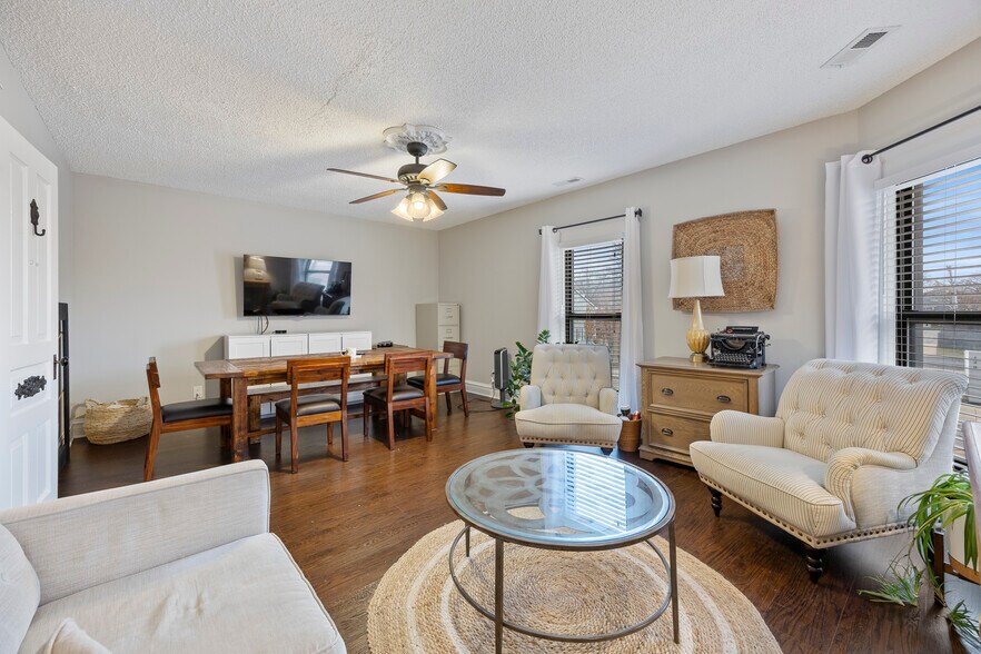 More Photos Of 121 N Washington St, Naperville Office For Lease