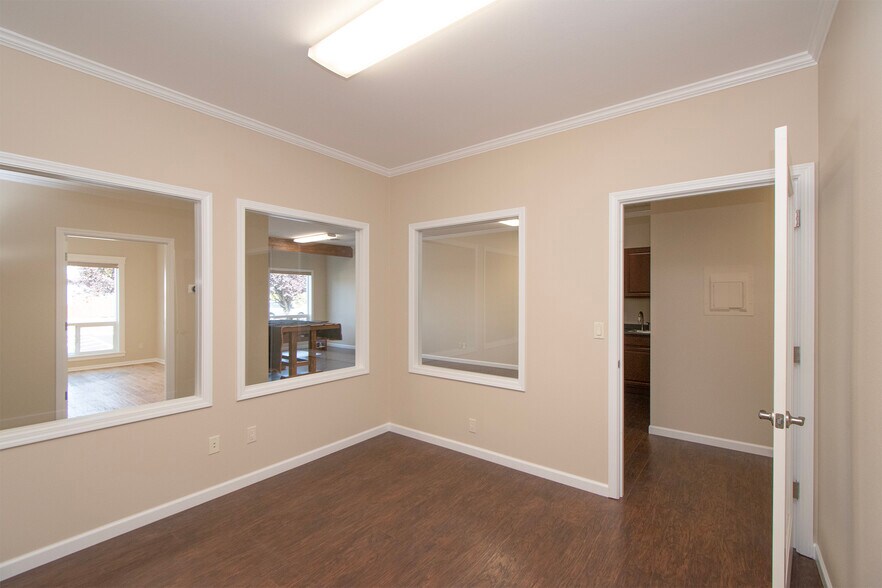 More Photos Of 495 Spruce St, Sequim Office For Sale