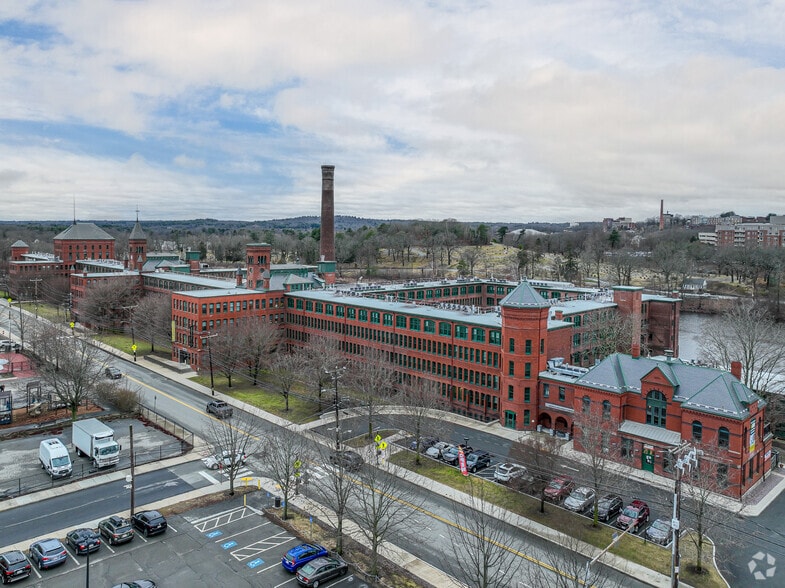 More Photos Of 221-257 Crescent St, Waltham Loft Creative Space For Lease