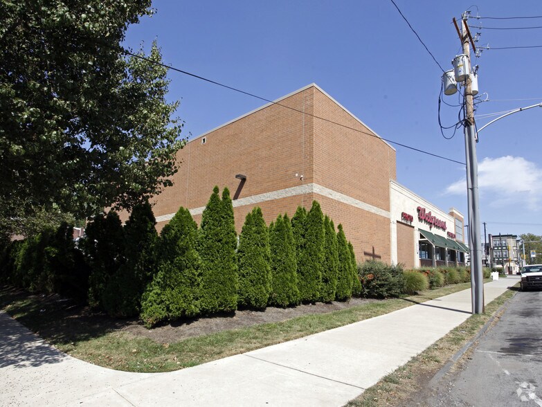 More Photos Of 300-318 N 63rd St, Philadelphia Drugstore For Lease