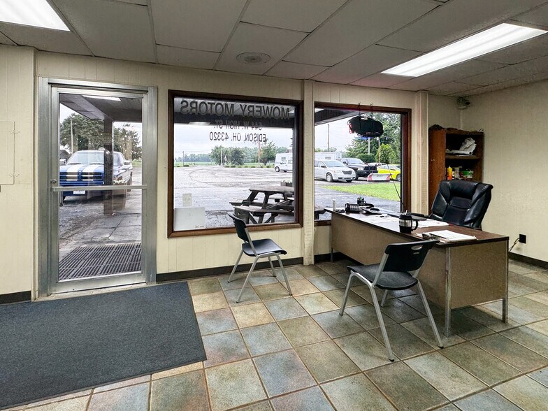More Photos Of 544 W High St, Edison Auto Dealership For Sale