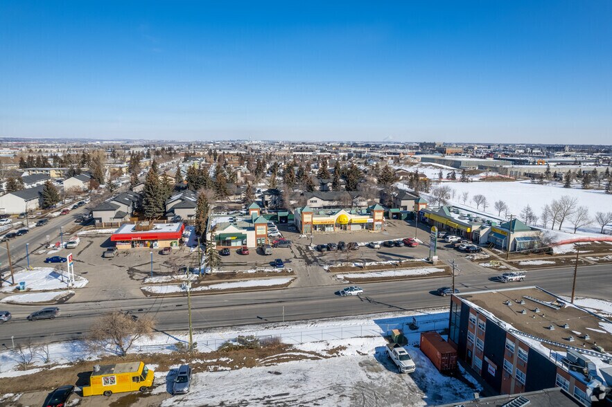 More Photos Of 2066 18th Ave NE, Calgary General Retail For Lease