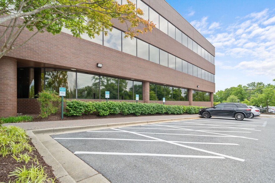 More Photos Of 4640 Forbes Blvd, Lanham Office For Lease