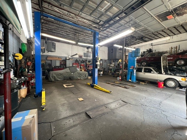More Photos Of 4425 Barnett Ave, Sunnyside Industrial For Sale