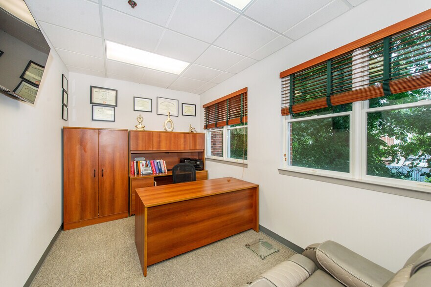 More Photos Of 504 Hamburg Tpke, Wayne Medical For Sale