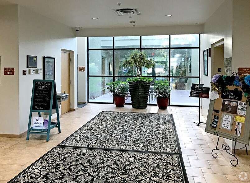 More Photos Of 7270 N Forest View Ln, Maple Grove Medical For Lease
