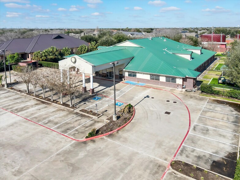 More Photos Of 20417 S University Blvd, Missouri City Schools For Lease