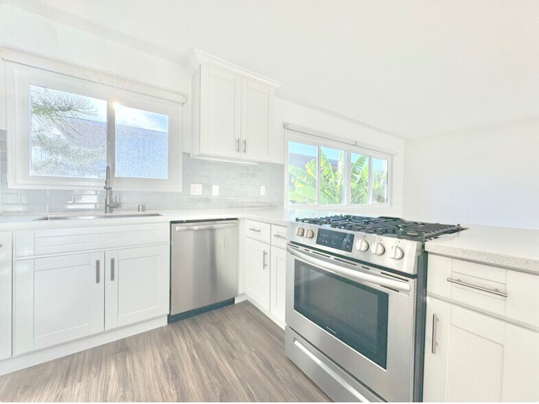 More Photos Of 1323 11th St, Santa Monica Apartments For Sale
