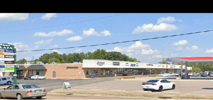 Primary Photo Of 1047-1055 Mineral Wells Ave, Paris Storefront For Lease