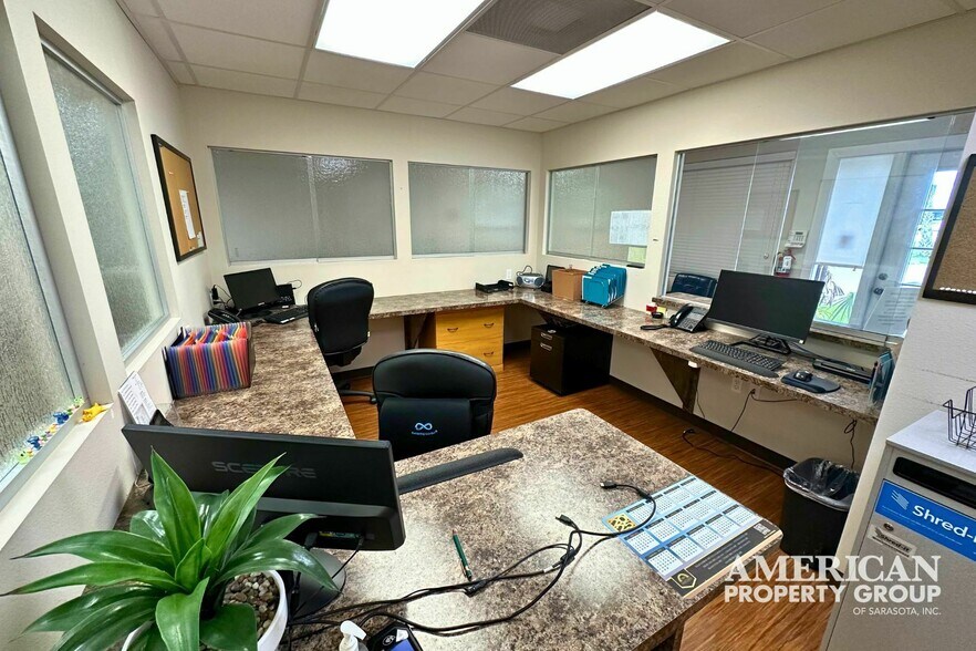 More Photos Of 7013 S Tamiami Trl, Sarasota Office For Sale