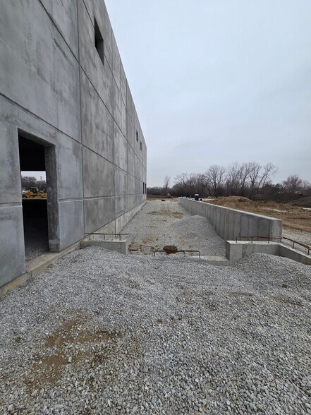 More Photos Of 1711 Workers Ct, Joliet Warehouse For Lease