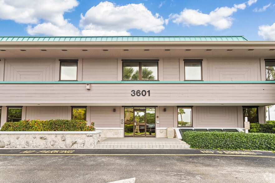 More Photos Of 3601 SE Ocean Blvd, Stuart Office For Lease
