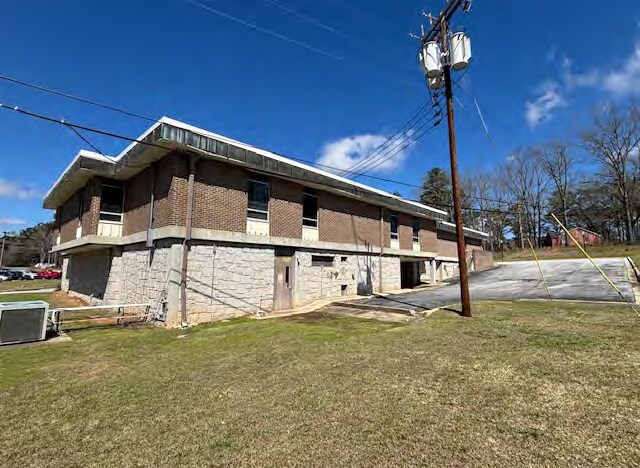 More Photos Of 504 W Memorial Dr, Dallas Office For Sale
