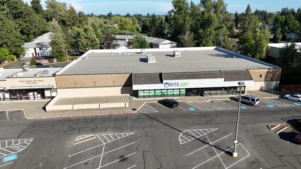 More Photos Of 5450 River Rd N, Keizer Unknown For Lease