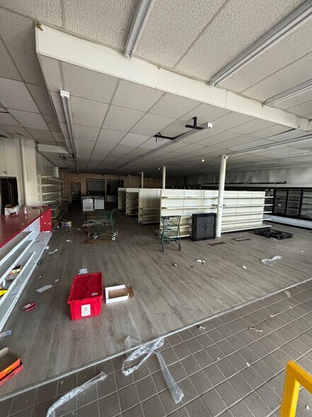 More Photos Of 975 Broadway St, Buffalo General Retail For Sale