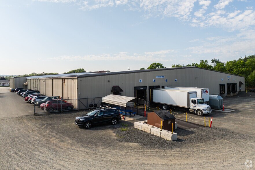 More Photos Of 361 E 6th St, Red Hill Warehouse For Sale