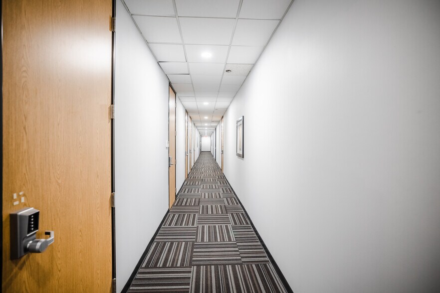More Photos Of 2201 N Collins St, Arlington Office For Lease