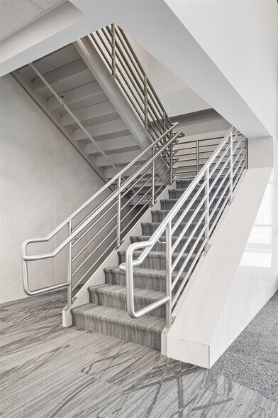 More Photos Of 6855 Shore Terrace, Indianapolis Office For Sale