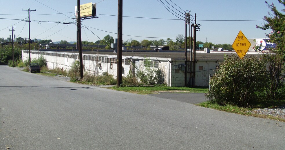 More Photos Of 808 S 26th St, Harrisburg Warehouse For Lease
