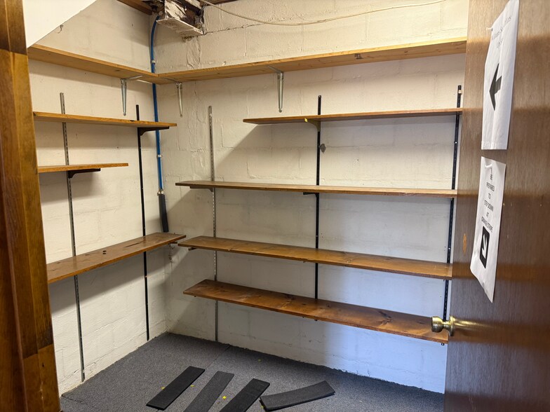 More Photos Of 221 Shady Grove Rd, Nashville Service For Sale