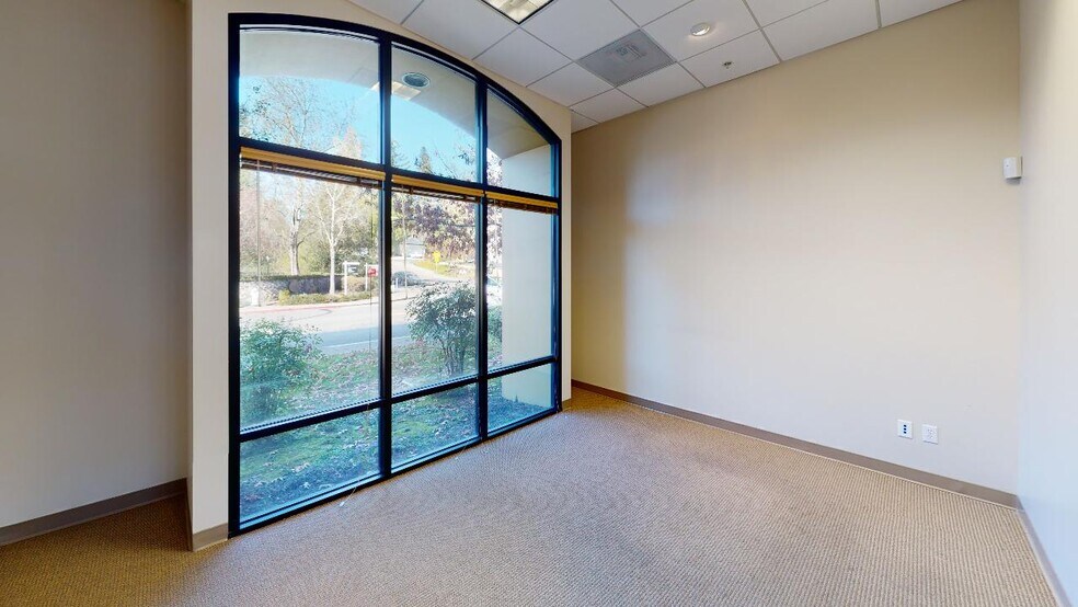 More Photos Of 205-245 Foss Creek Cir, Healdsburg Office For Sale
