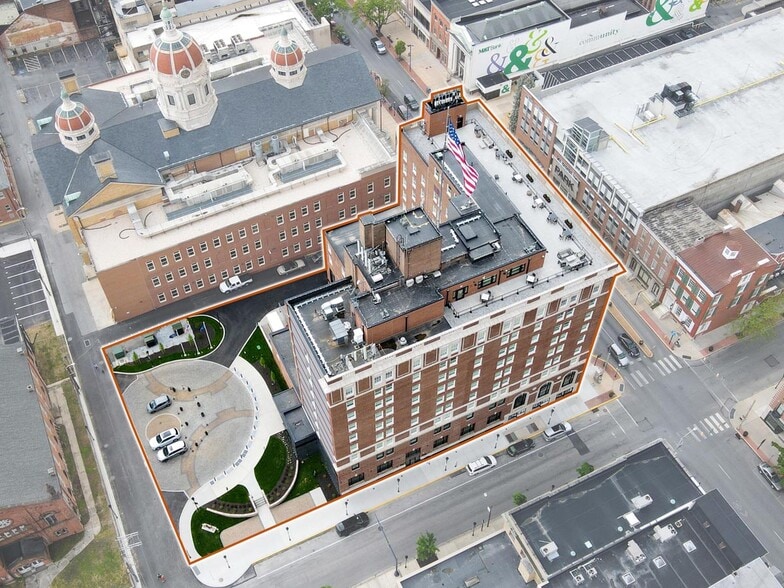 More Photos Of 48 E Market St, York Hotel For Lease