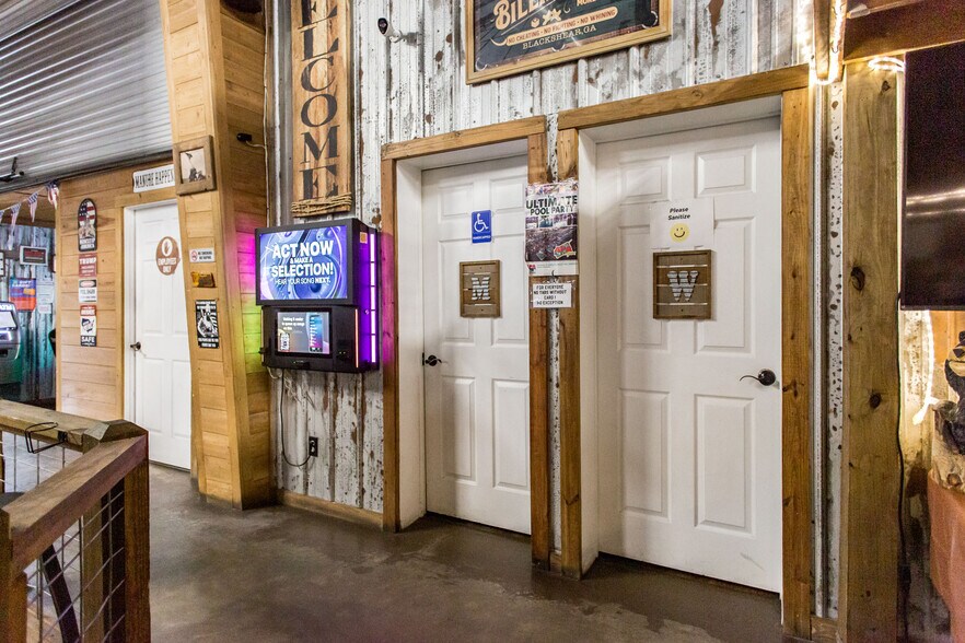 More Photos Of 3005 US Highway 84, Blackshear Storefront For Lease