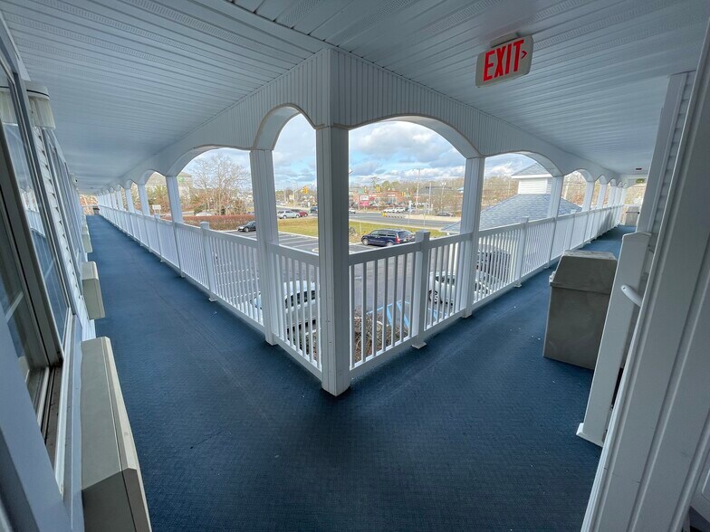 More Photos Of 633 White Horse Pike, Absecon Hotel For Sale