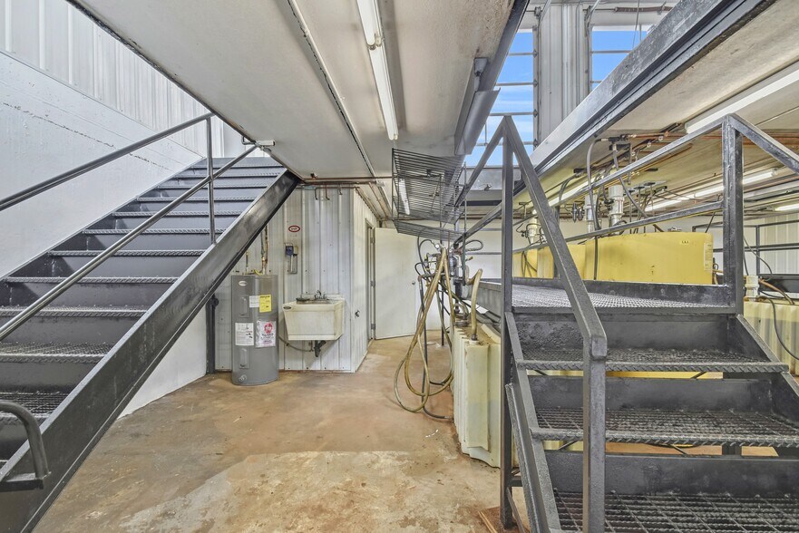 More Photos Of 615 County Road R, Denmark Auto Repair For Sale