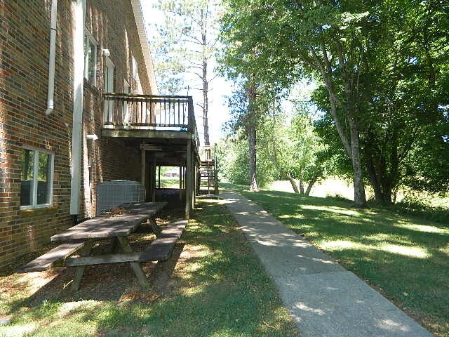 More Photos Of 1046 Terrace Dr, Marion Flex For Sale