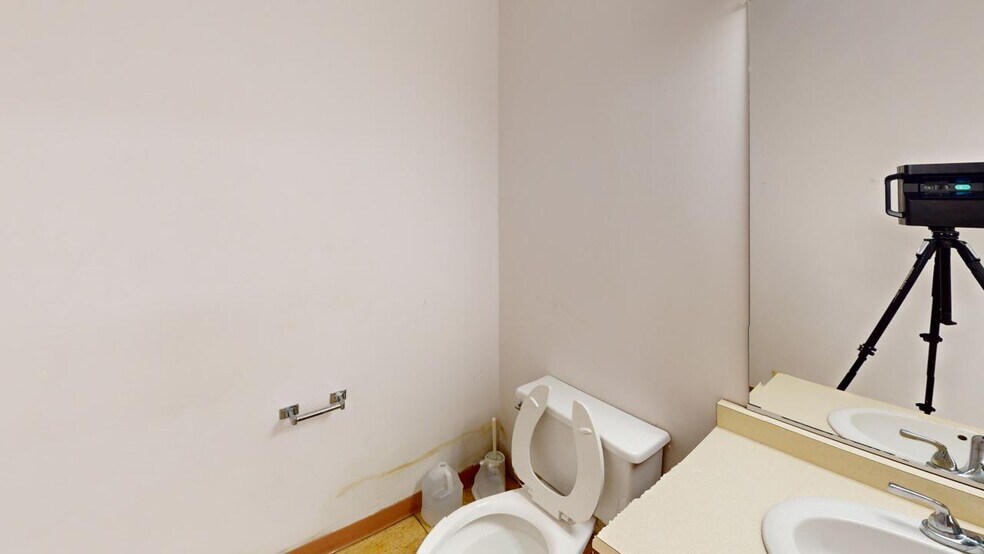 More Photos Of 3115 N Wilke Rd, Arlington Heights Medical For Sale