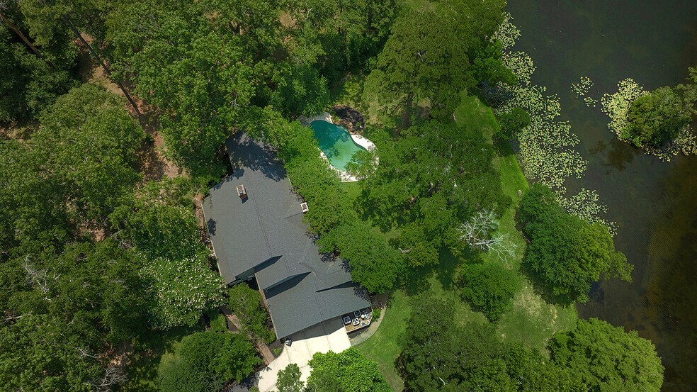 More Photos Of 15598 Bedford Ln, Conroe Specialty For Sale