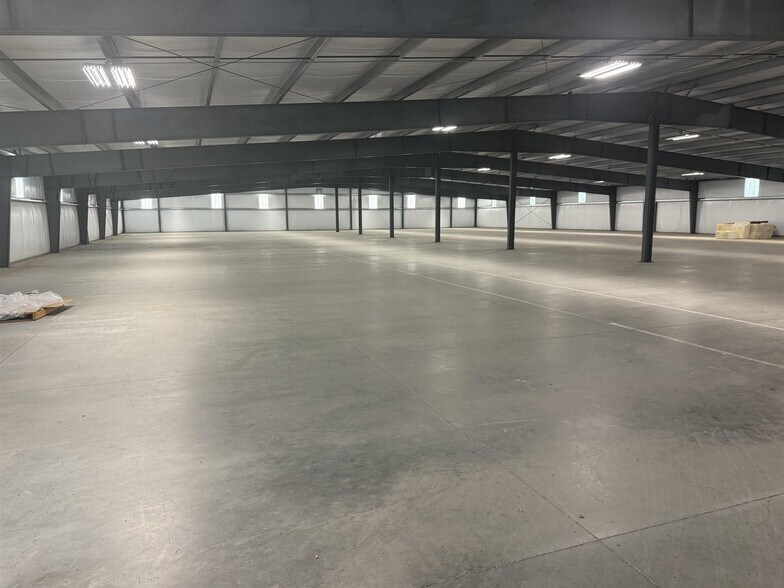 More Photos Of 1215 Oak St, La Crosse Warehouse For Sale