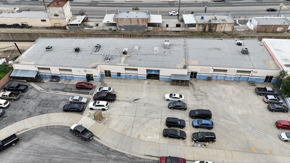More Photos Of 412-430 W Carter Dr, Glendora Warehouse For Sale