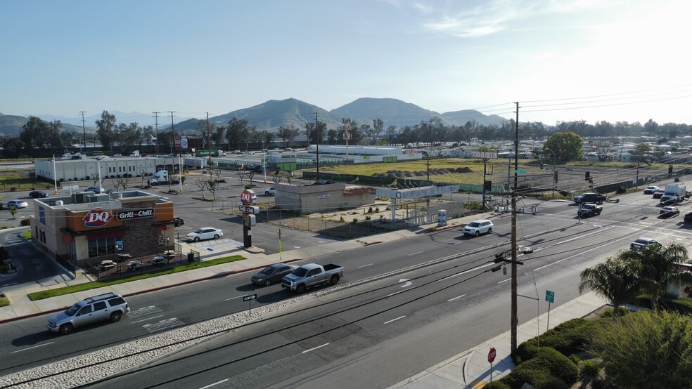 More Photos Of 18509 Valley Blvd, Bloomington Convenience Store For Lease