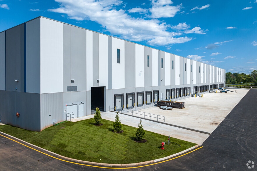 Primary Photo Of 1980 U.S. Route 1, North Brunswick Warehouse For Lease