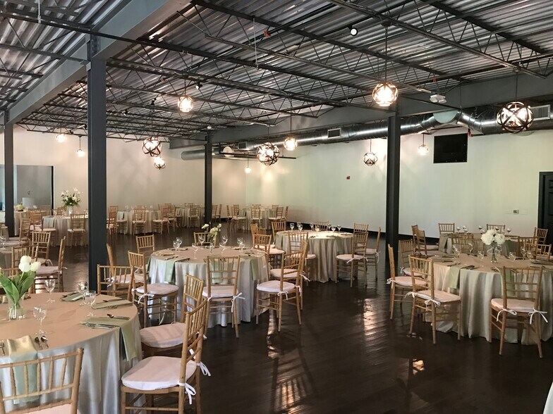 More Photos Of 101 Friends Ln, Newtown Flex For Lease