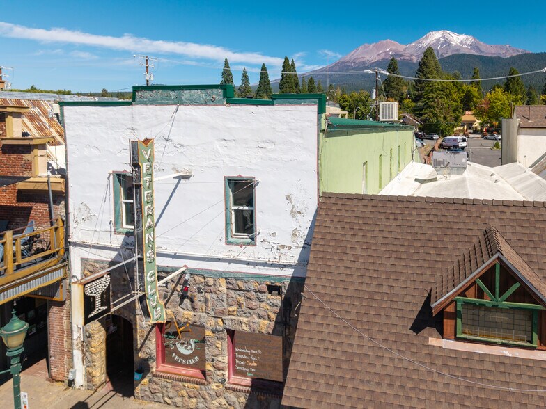 More Photos Of 406 N Mount Shasta Blvd, Mount Shasta Bar For Sale