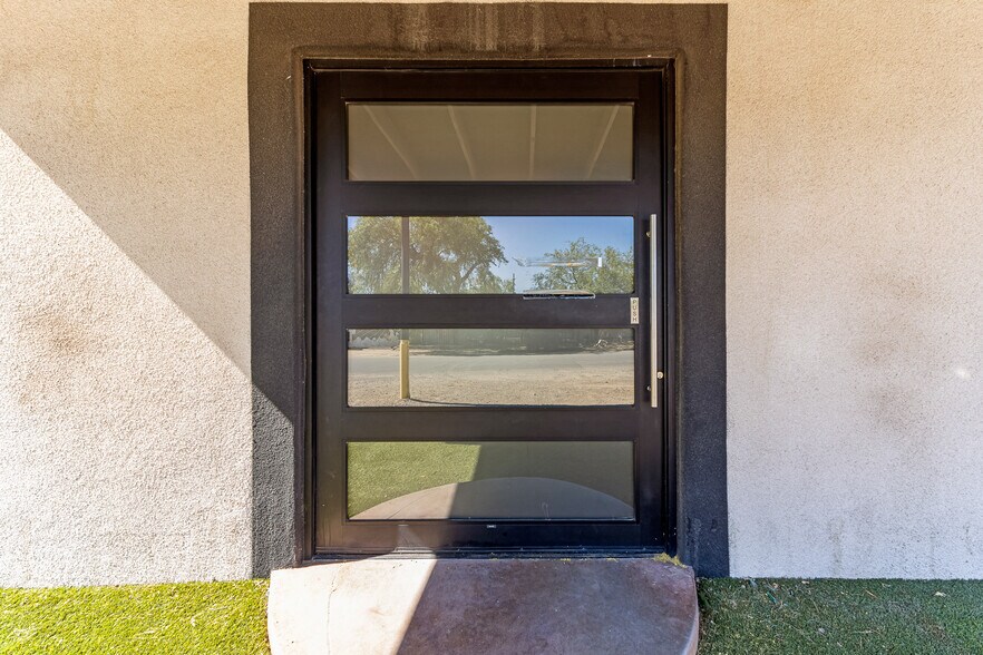 More Photos Of 2200 La Osa st, Tucson Light Distribution For Lease