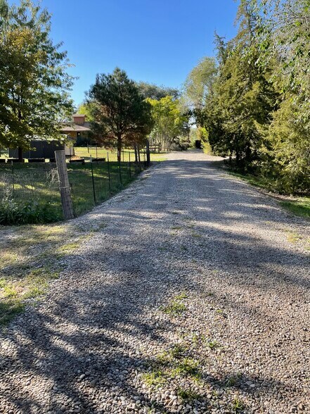 More Photos Of 1804 E College Blvd, Roswell General Retail For Sale