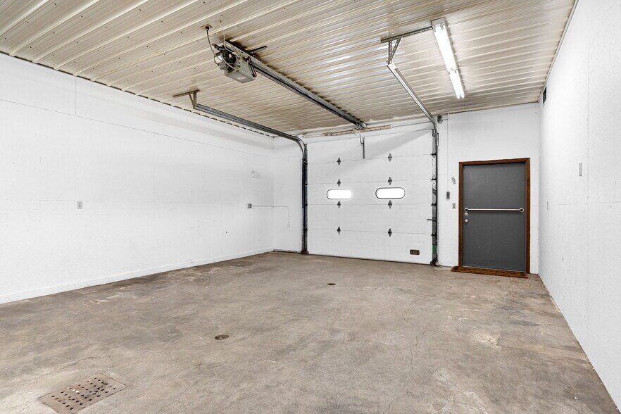 More Photos Of 438 Highway Ave S, Blooming Prairie Office For Sale