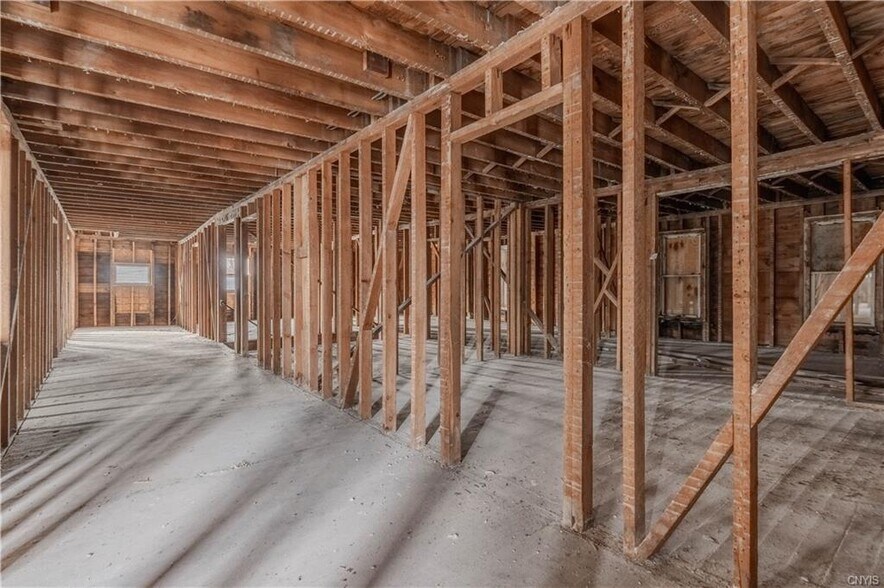 More Photos Of 120-124-128 William St, Dexter Flex For Sale