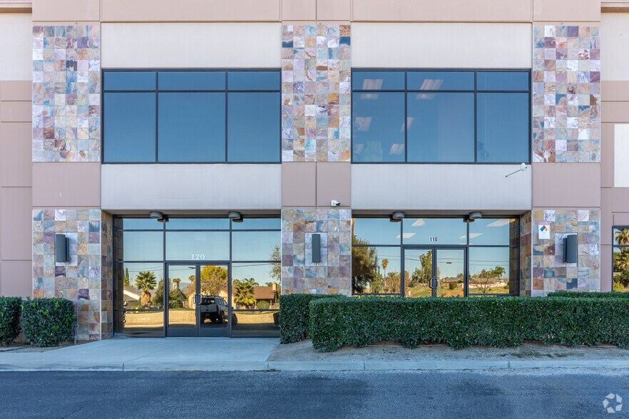 More Photos Of 5860 Central Ave, Riverside Manufacturing For Lease